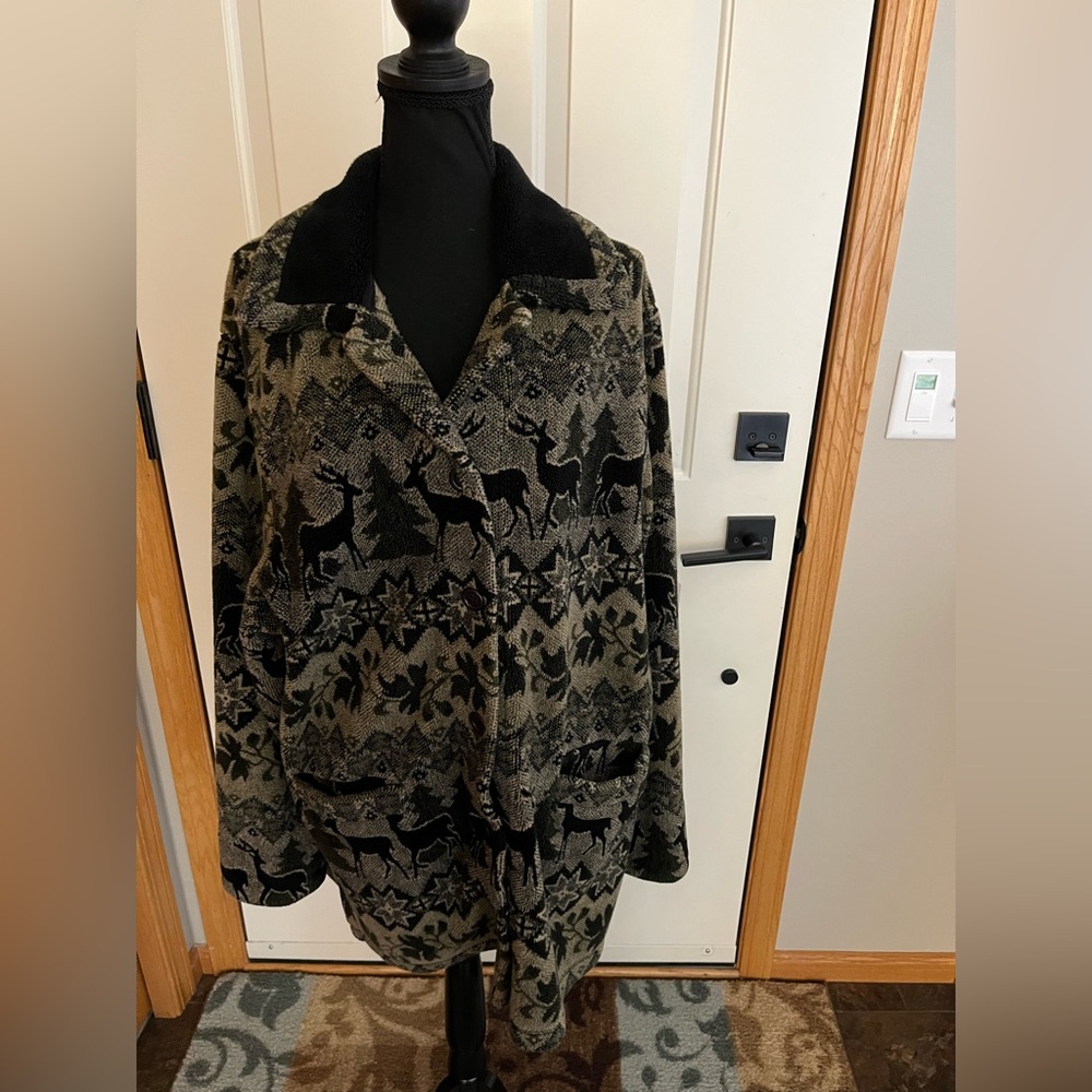 Women’s Mackintosh for Neiman Marcus button front fleece cardigan shacket. Large